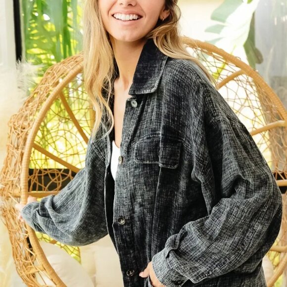 ✨NWT BiBi‎ Vintage Washed Wrinkle Gauze Shacket - Picture 8 of 16